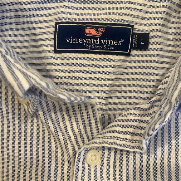 Vineyard Vines men's classic Oxford cloth button down. Size large. NWOT - Picture 3 of 3